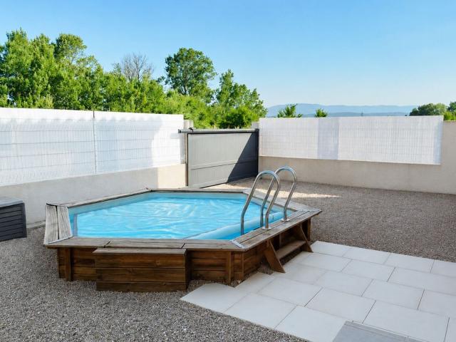 Location maison, 104.58 m² T 4 à Le Puy Sainte Réparade, 1 750 €