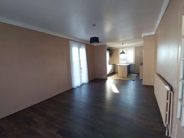 Maison à louer 4 pièces • 105,50 m 2 Saint Yrieix la Perche