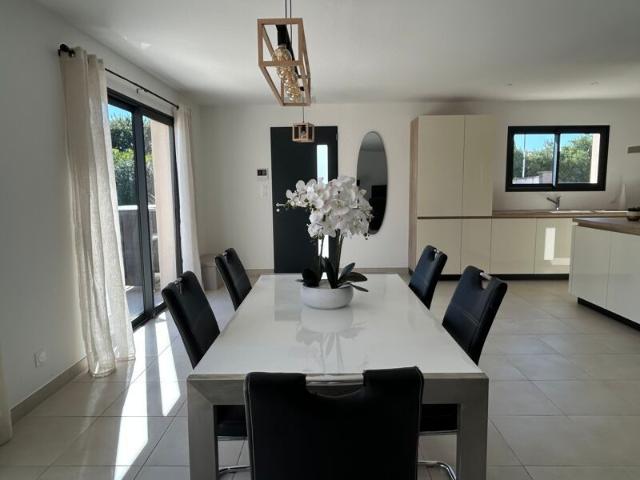 Maison à louer 4 pièces • 129 m 2 Bellegarde