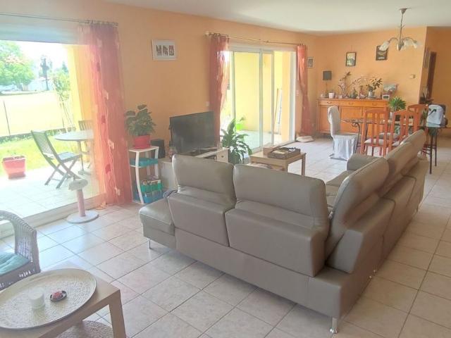 Maison à louer 4 pièces • 151,70 m2 Vic en Bigorre