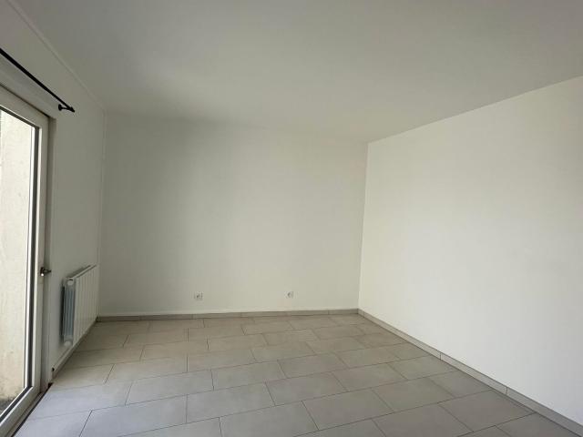 Location maison, m² T 4 à Nieul sur Mer, 992 €