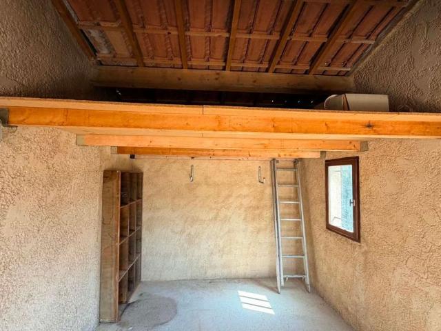 Maison à louer 4 pièces • Aups