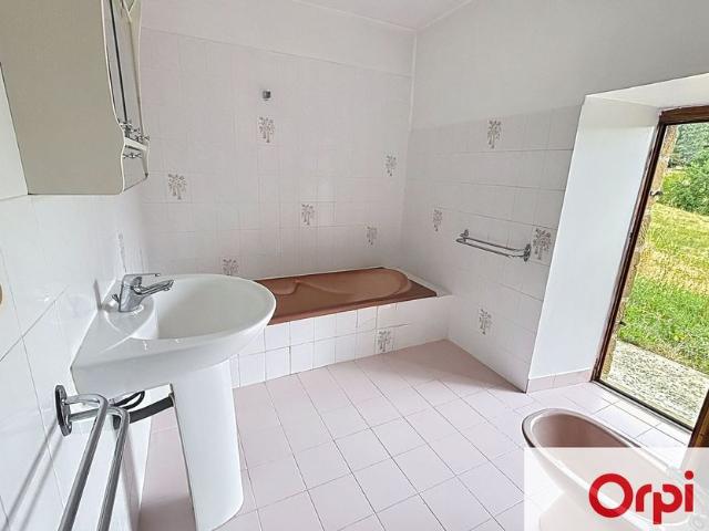 Maison à louer 4 pièces • Lissac sur Couze