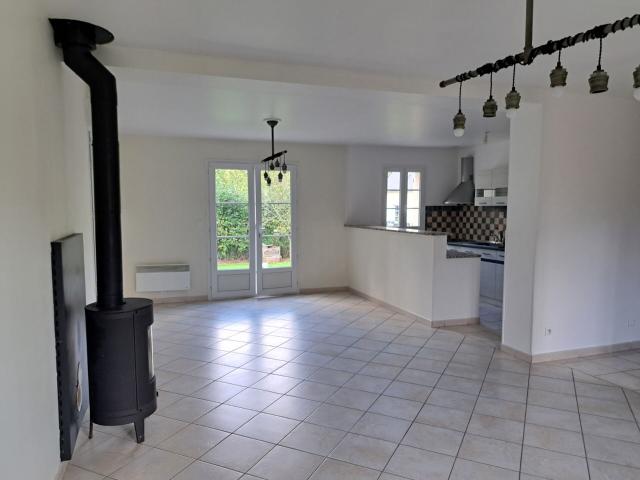 Maison à louer 4 pièces proche de SAINT PIERRE LES BITRY 60