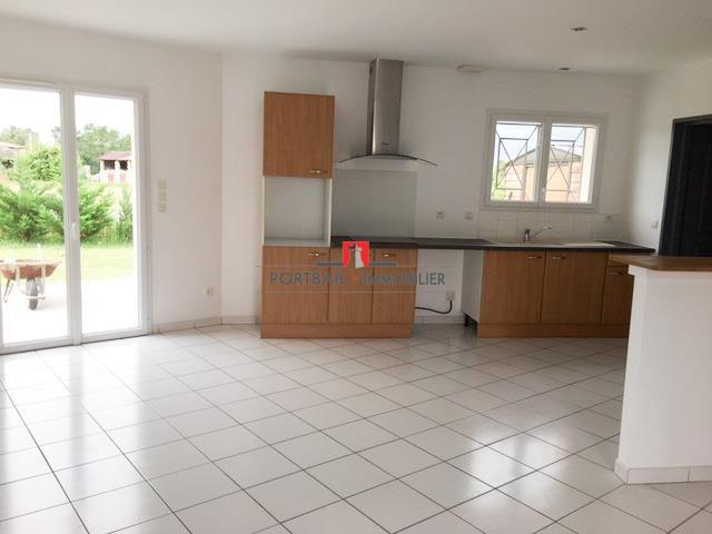 Maison à louer, 4 pièces Saint Savin 33920