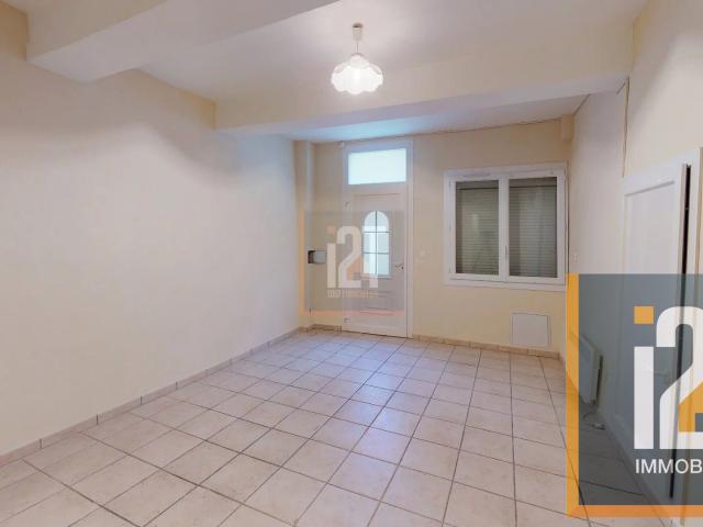 Maison à louer, 4 pièces Sernhac 30210