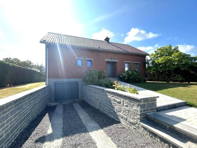 Maison à louer 5081 Emines 1 625 €