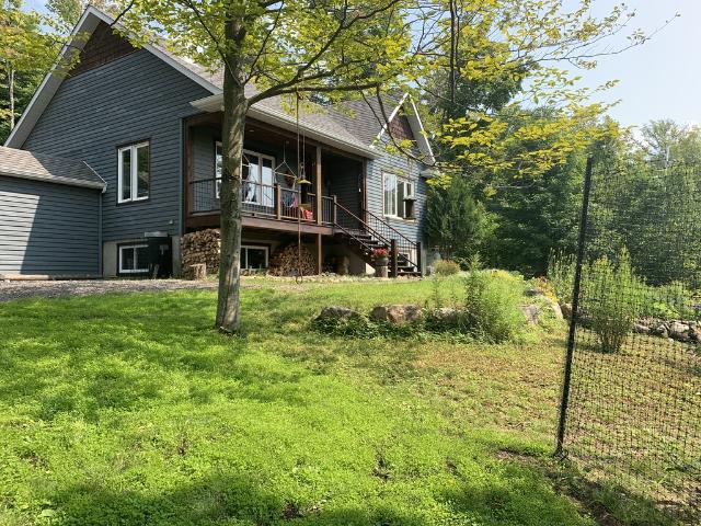 Maison à Louer 51 Chemin Gillespie, Sainte Agathe des Monts 9 photos | Logis Québec