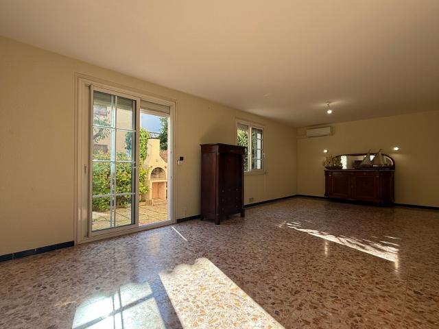 Location maison, m² T 5 à Saleilles, 1 350 €