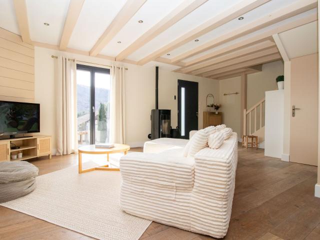 Location maison, m² T 5 à Cruseilles, 2 490 €