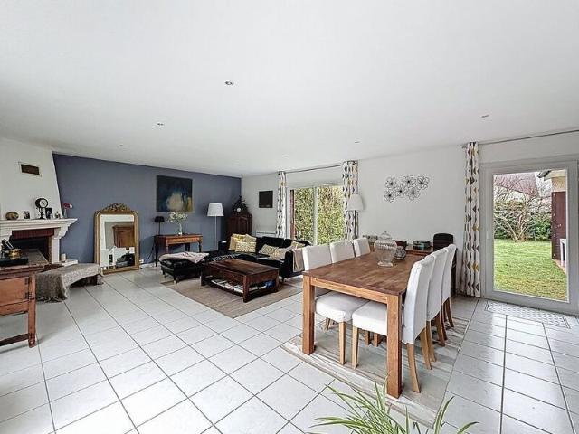 Maison à louer 5 pièces • 106 m 2 Voisins le Bretonneux
