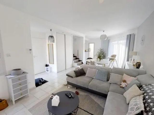 Maison à louer 5 pièces 115.09m²