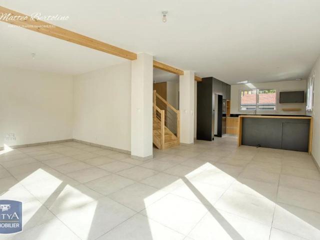 Maison à louer 5 pièces 120.69m²