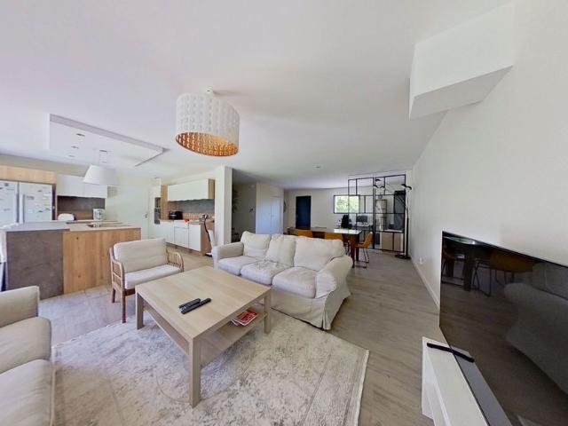 Maison à louer 5 pièces • 140 m 2 Lyon 9