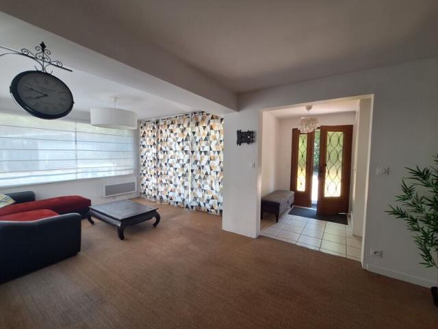 Maison à louer 5 pièces • 157 m2 Pessac