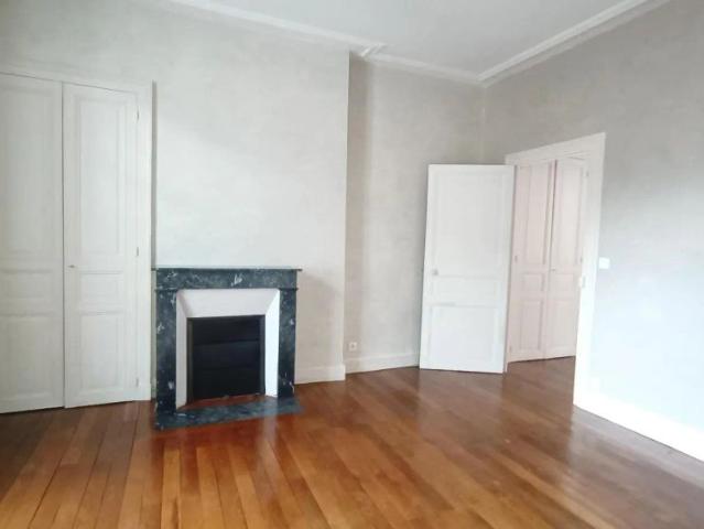 Maison à louer 6 pièces 141.93m²