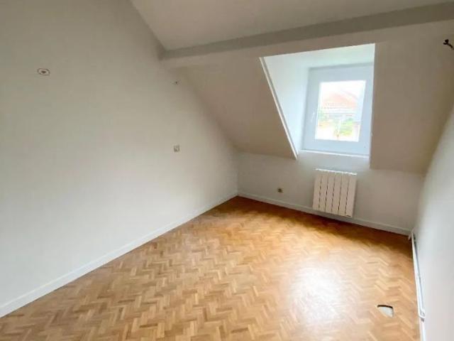 Maison à louer 6 pièces 177.89m²