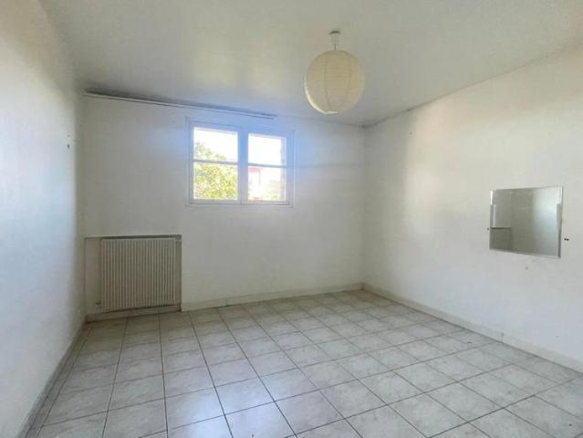Maison à louer 6 pièces 201m²