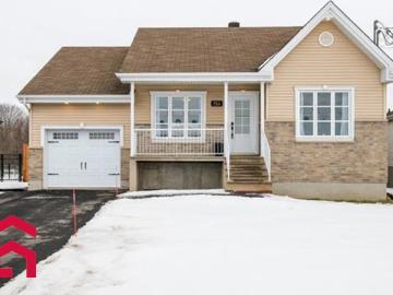 House for rent in Rouville - Parking