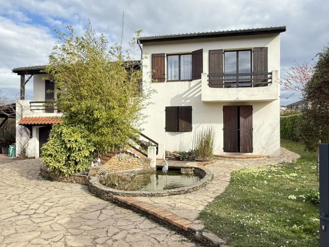 Maison à louer 7 pièces 200 m