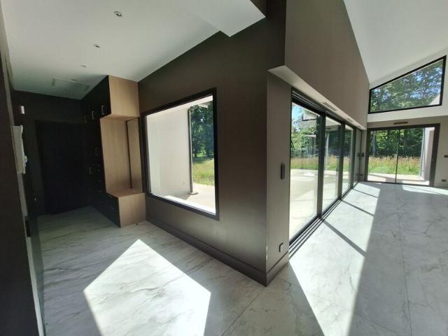Maison à louer 7 pièces • 261 m2 Pessac