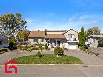 House for rent in T, Brossard - Swimming pool