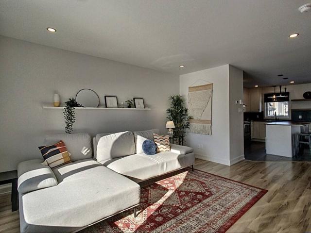 Maison à Louer 852 Av de la Traversée, Salaberry de Valleyfield 16 photos | Logis Québec