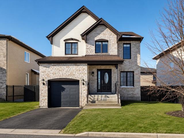 Maison à Louer 104 Rue André Mathieu, Vaudreuil Dorion 16 photos | Logis Québec
