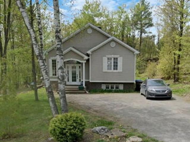 Maison à Louer 155 rue Benjamin, Sainte Sophie 11 photos | Logis Québec