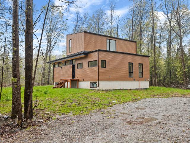 Maison à Louer 15 Chemin McGarry, La Pêche 26 photos | Logis Québec