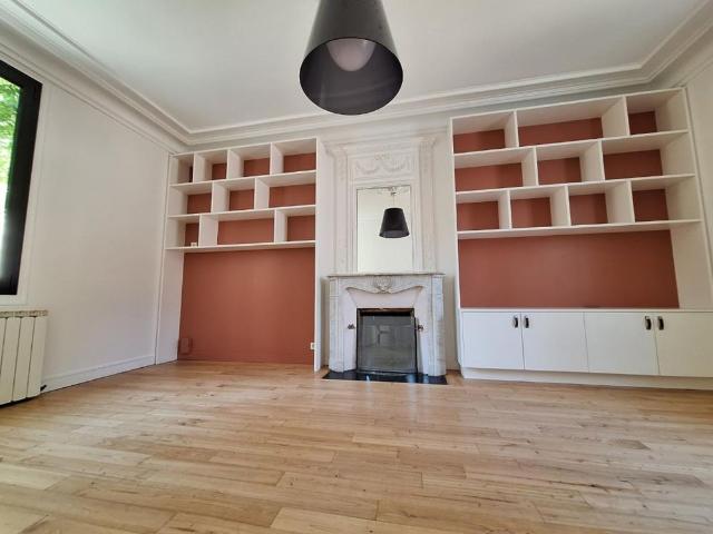 Maison à louer 204 m²