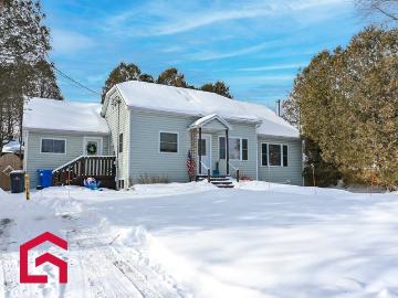 House for rent in Deux-montagnes