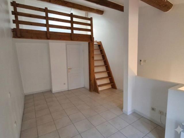 Location maison, m² T 2 à Bezouce, 590 €