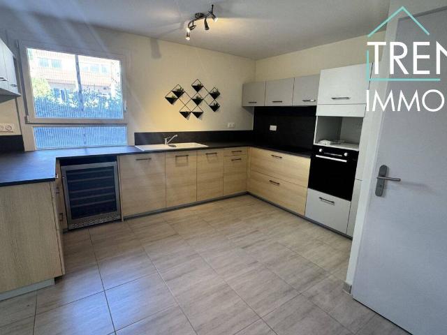 MAISON A LOUER 3 CHAMBRES + BUREAU VINAY