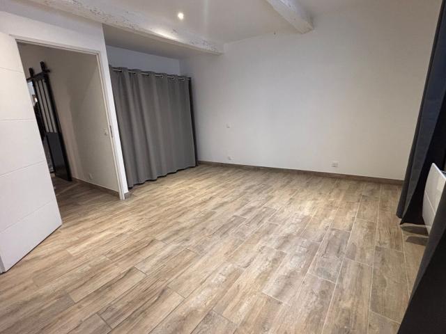 Location maison, m² T 3 à Valensole, 820 €