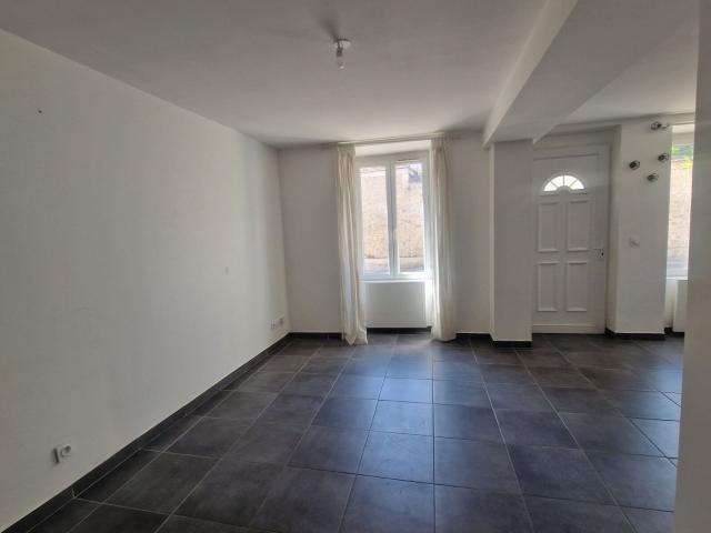 Location maison, 61.04 m² T 3 à Brie Comte Robert, 946 €