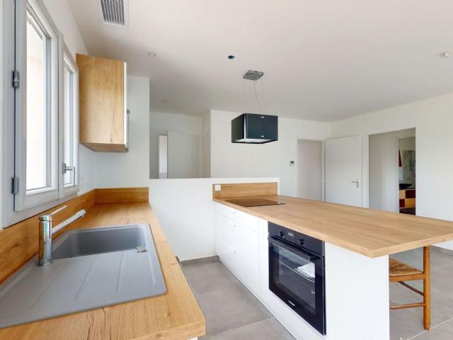 Location maison, m² T 3 à Saulce sur Rhône, 1 265 €