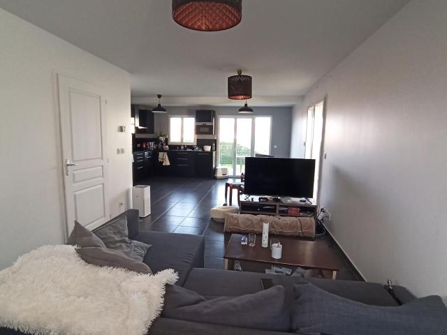 Location maison, 84.42 m² T 3 à Estrablin, 1 270 €