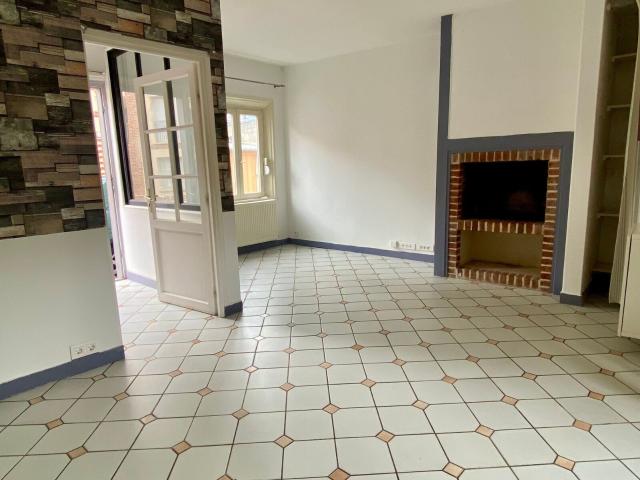 Location maison, m² T 3 à Abbeville, 753 €