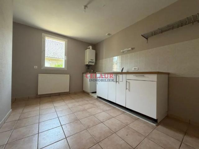 Maison a louer t4 avec jardin et garage