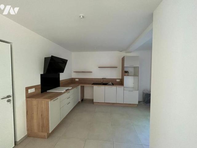 MAISON A LOUER T5 NON MEUBLE/ SAINT BONNET DE MURE