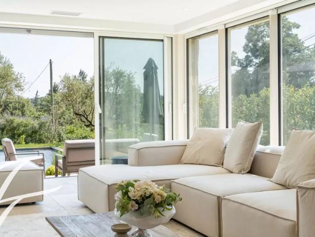 Maison à louer Valbonne Village, Cote d'Azur, France8 500 EUR / Mois