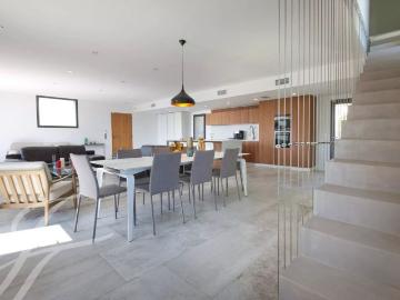 Maison à louer Vence, Cote d'Azur, France7 000 EUR / Mois