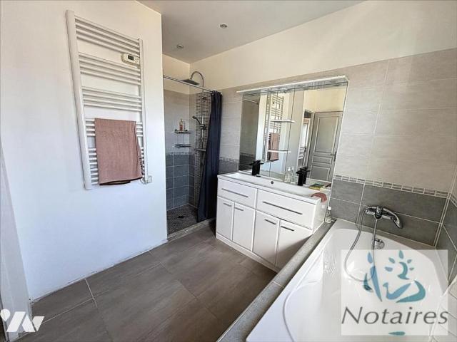 Maison à louer à Mallemort, Provence Alpes Côte d'Azur, 450000€