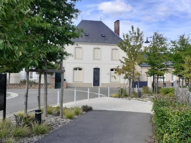Maison à louer à Neuville sur Sarthe, Pays de la Loire, €