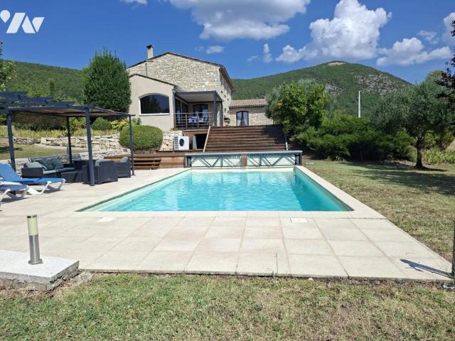 Maison à louer à Banon, Provence Alpes Côte d'Azur, 787500€