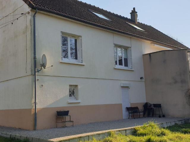 Maison à louer à Conflans sur Anille 72120