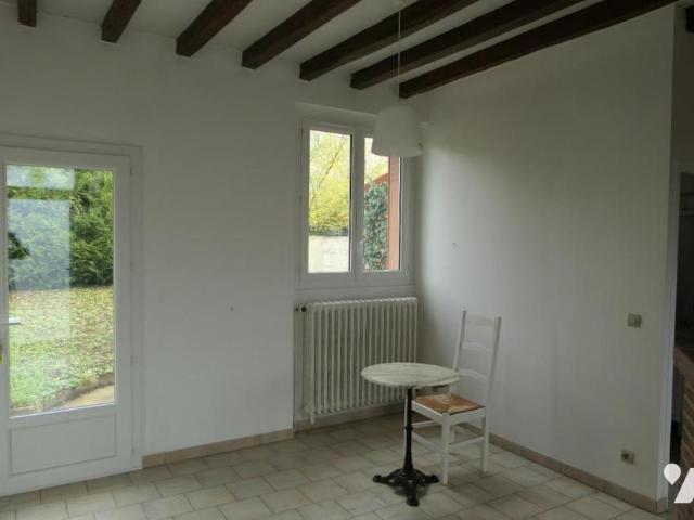 Maison à louer à Cormes, Pays de la Loire, €