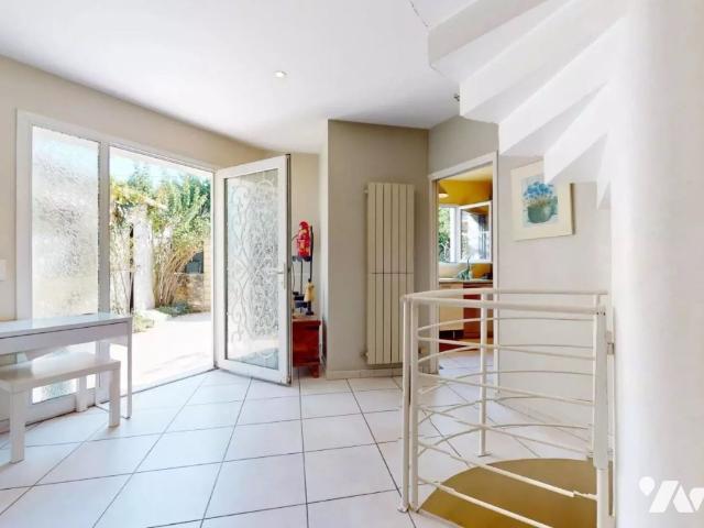 Maison à louer à Gagny, Île de France, 595000€
