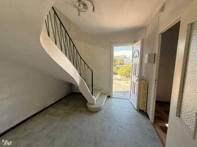 Maison à louer à Garde, Provence Alpes Côte d'Azur, 390000€